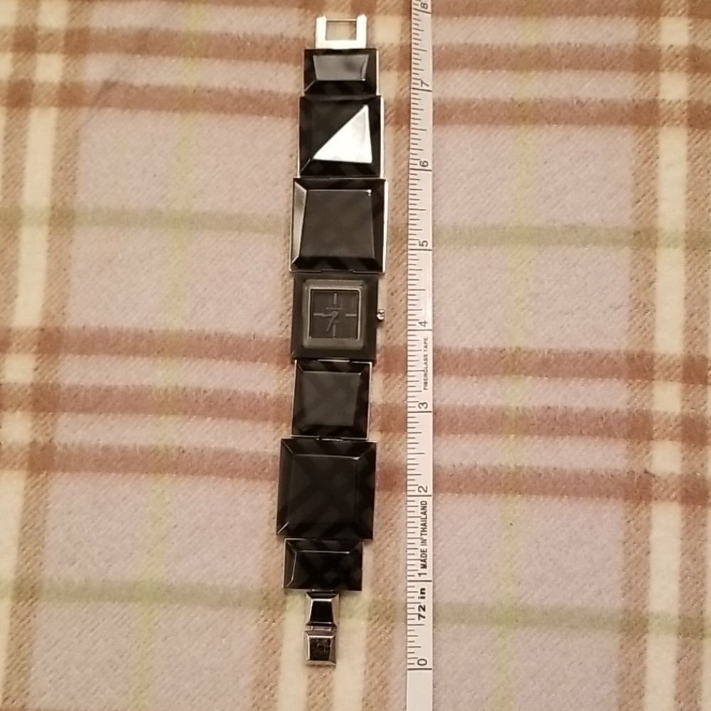 Burberry Watch - Picture 10 of 10